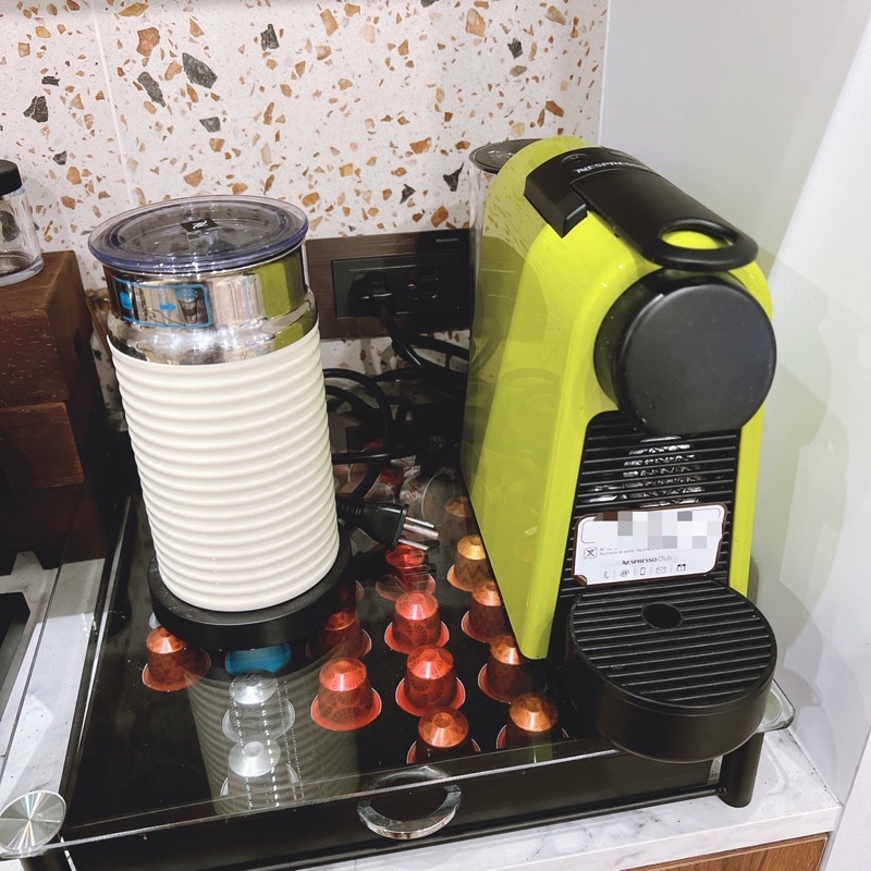 Nespresso Essenza Mini 膠囊咖啡機 +Aeroccino3 白色奶泡機 +膠囊展示盒（二手九成新）