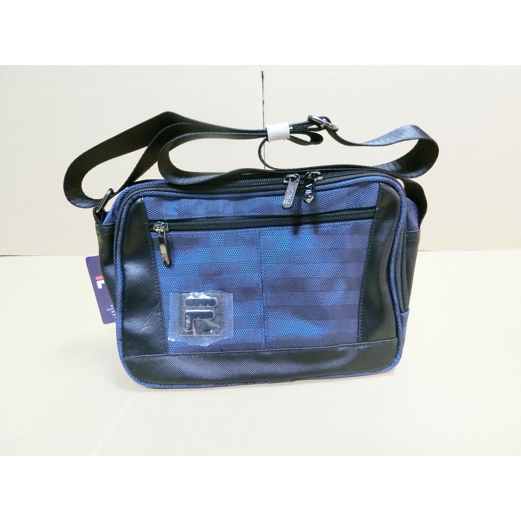 （現貨）運動品牌 FILA 側背包 會計包 上班族跑 銀行包（深藍色）護照 證件包 旅行方便 男生女生皆適用 書包