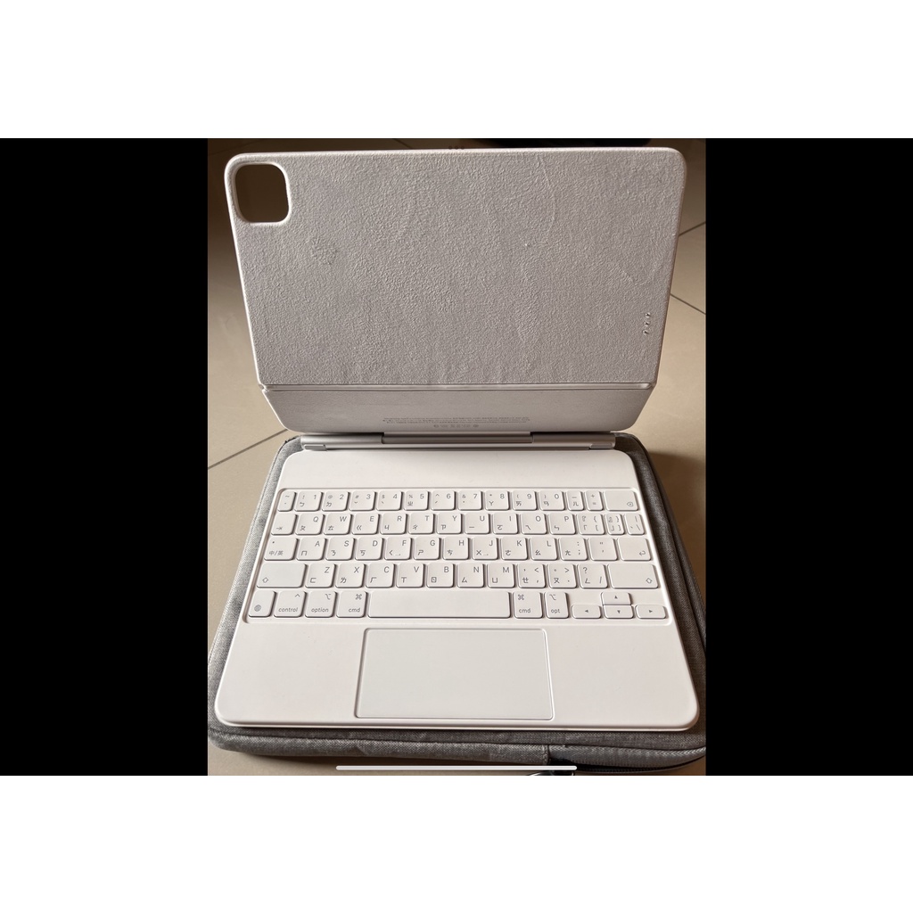 Apple magic keyboard  for ipad pro 11吋白色(2021年12月購入保固內)