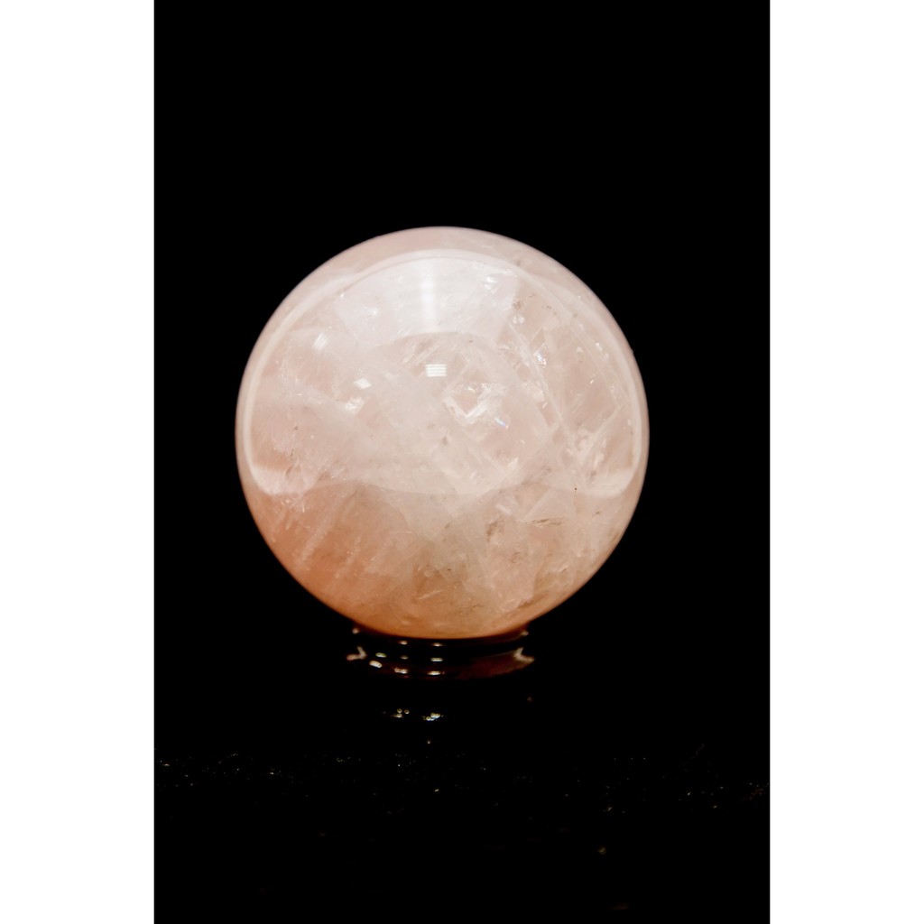 《博古珍藏》巴西粉晶球．頂級天然水晶．1.8公斤．直徑9.7公分．附底座．愛情寶石招桃花．底價回饋
