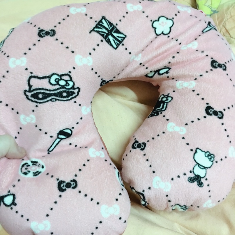 Hello Kitty 頸枕