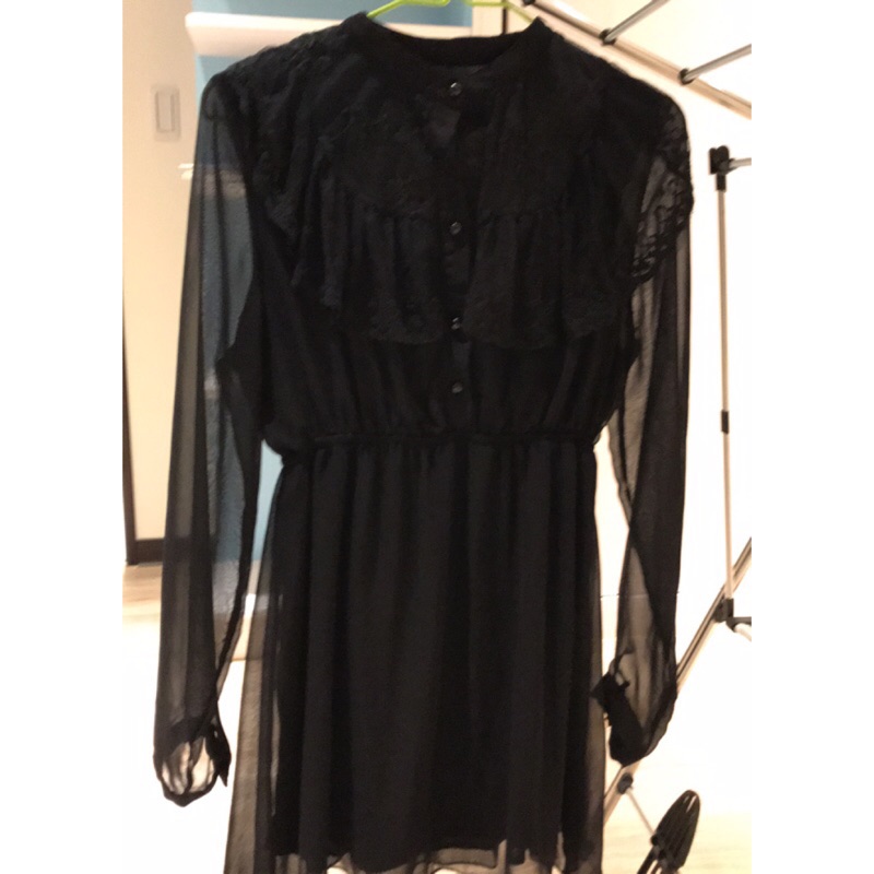 泰國設計師品牌 黑色長袖鏤空蕾絲小洋裝