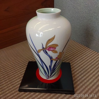 【HP瓷器】現貨 全瓷製 雅花瓶（ 含底座）