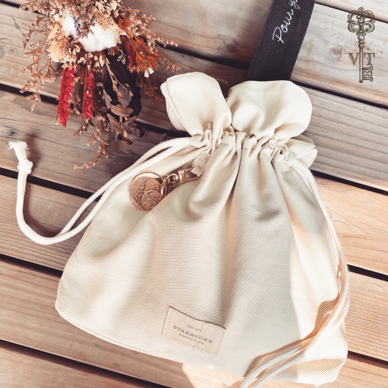 V｜T ☆ 2020 韓國 星巴克 Starbucks 秋季 米色 刺繡 文青 束口 手提袋 手提包 包包 附吊飾 ☆