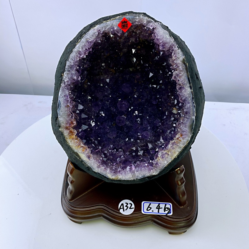 H1452 頂級巴西正恐龍蛋型紫水晶洞  6.4kg。高28cm，寬20cm，厚度20cm，洞深7cm（紫晶洞