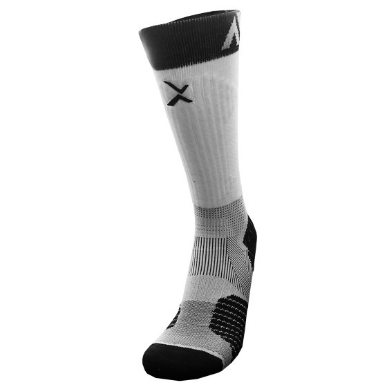 EGXtech 《8字繃帶》P84I長筒繃帶機能專業籃球襪(白/黑)