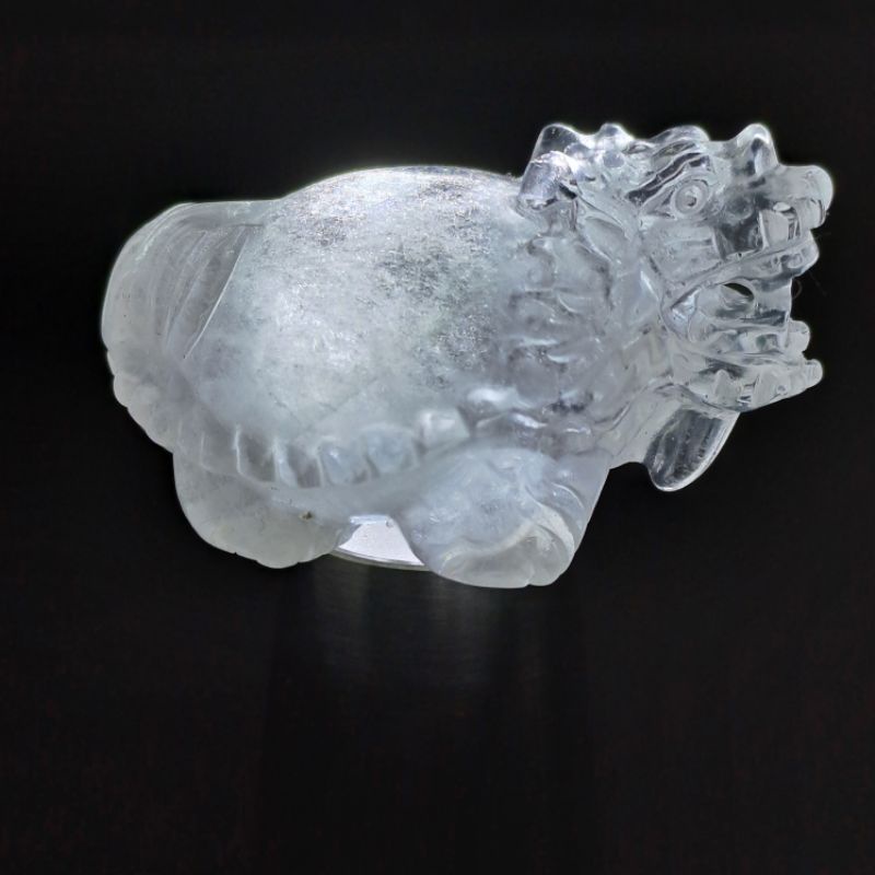 天然白水晶龍龜雕件，長5公分，雕工精細，渾圓的財庫（肚子）