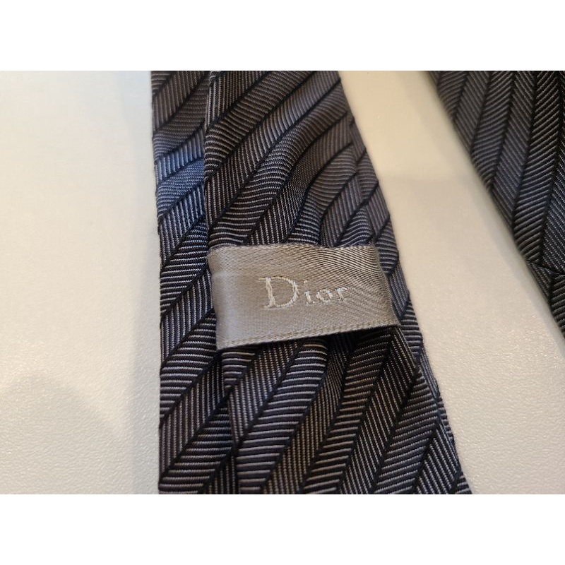 Dior homme 灰色窄版領帶    (非領結)