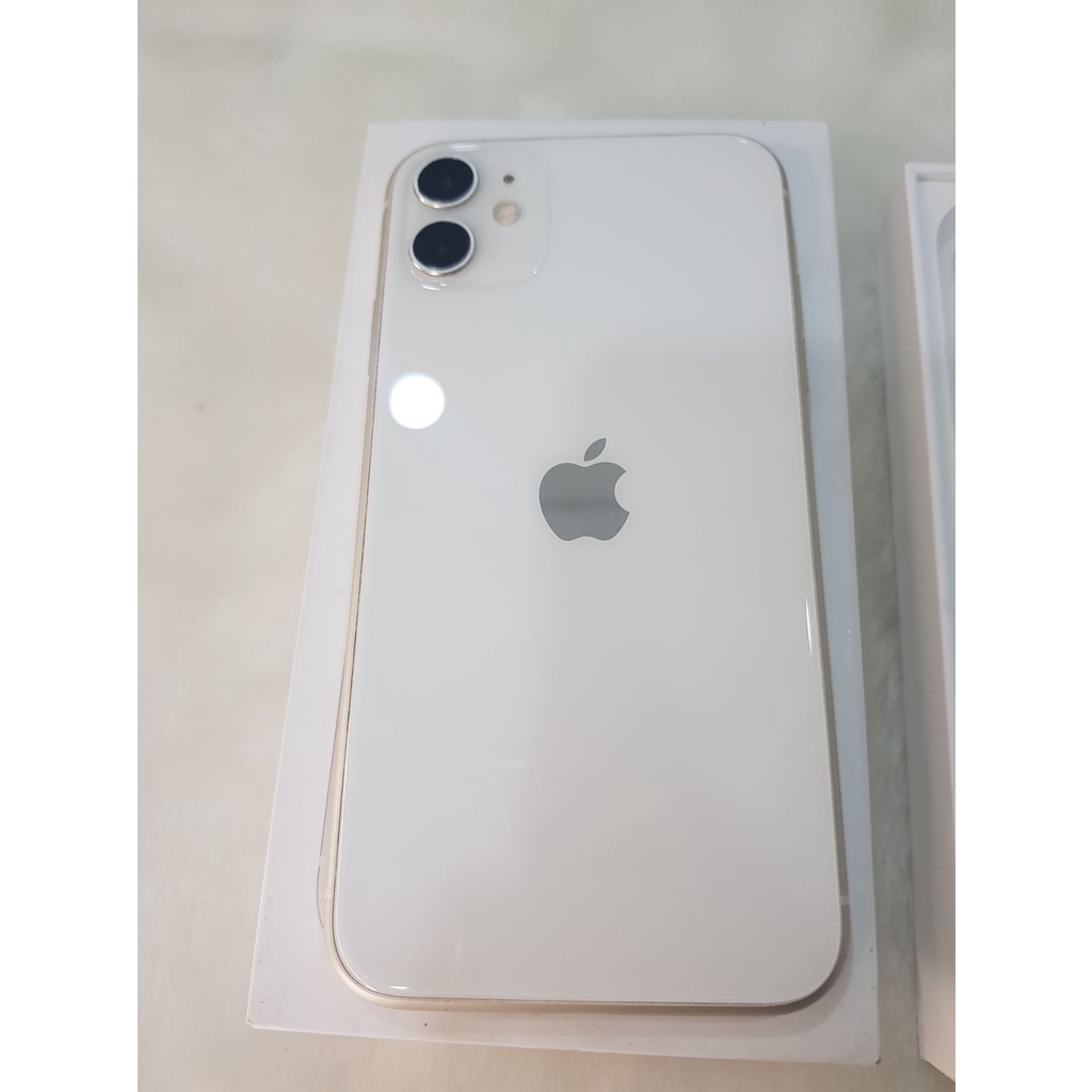 iPhone 11 64G 白