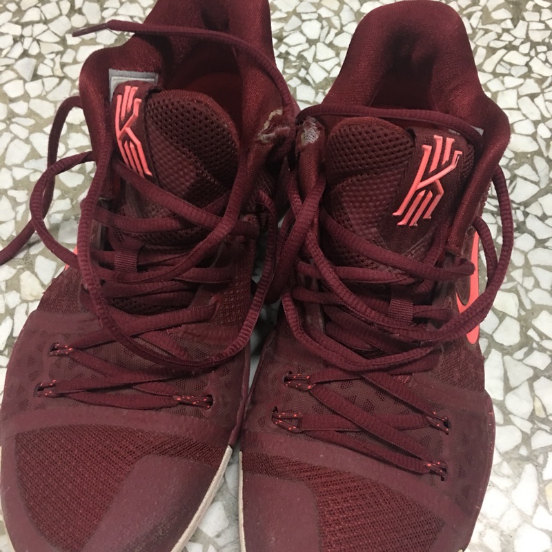 Kyrie Irving 3 經典酒紅