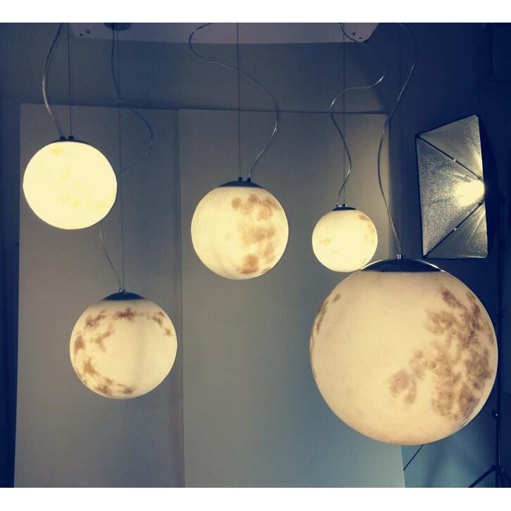 北歐後現代創意個性月球吊燈時尚設計師餐廳吧臺咖啡廳壓克力吊燈