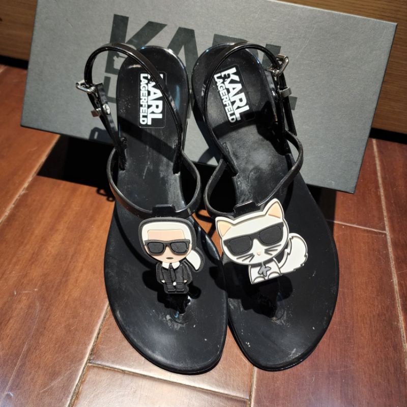 KARL LAGERFELD 卡爾 老佛爺與貓貼飾夾腳果凍涼鞋(黑色)38號