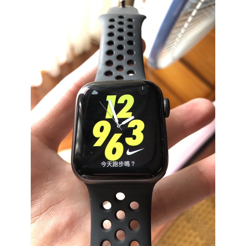 apple watch series 4 nike 40mm
