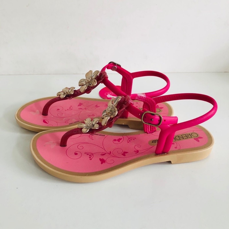 《現貨》GRENDHA KIDS 女童 涼鞋巴西尺寸31/32（金屬霓采花漾 防水夾腳涼鞋－玫紅/金色）