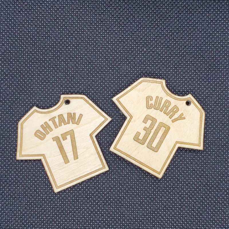 🔅MeowChief🔅運動T恤鑰匙圈 免費客製化英文+號碼 NBA MLB 班隊 校隊 紀念品 球隊 #雷射雕刻