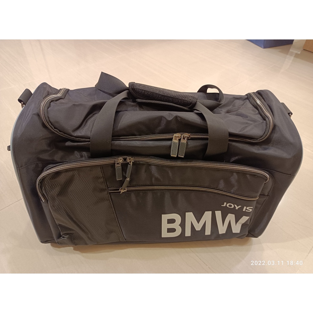 BMW黑色旅行袋一個