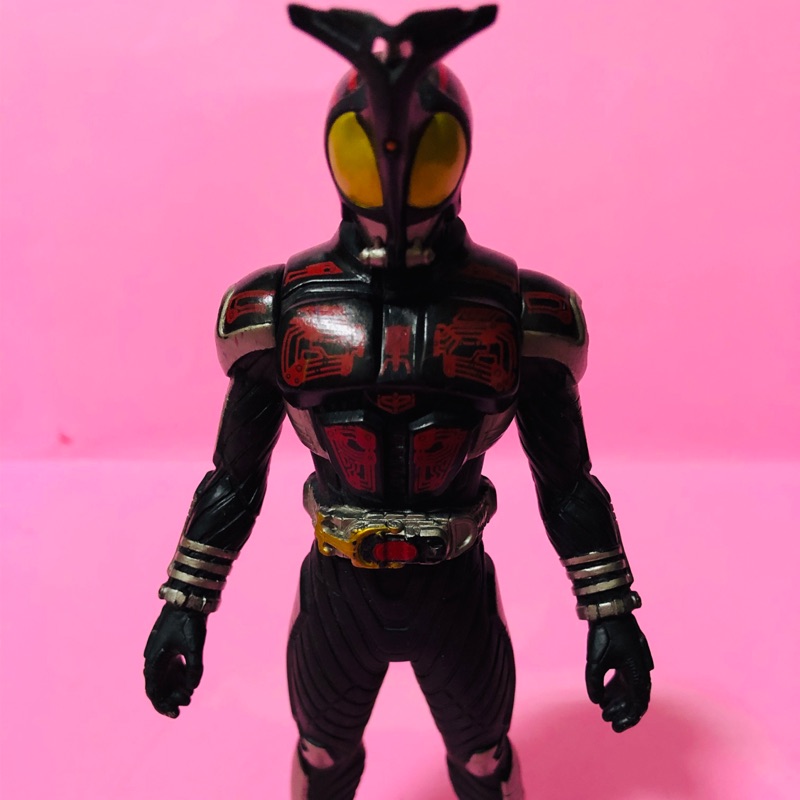 正版假面騎士兜17公分軟膠假面騎士甲斗兜kabuto 黑暗甲斗 騎士形態黑兜現況出售 蝦皮購物