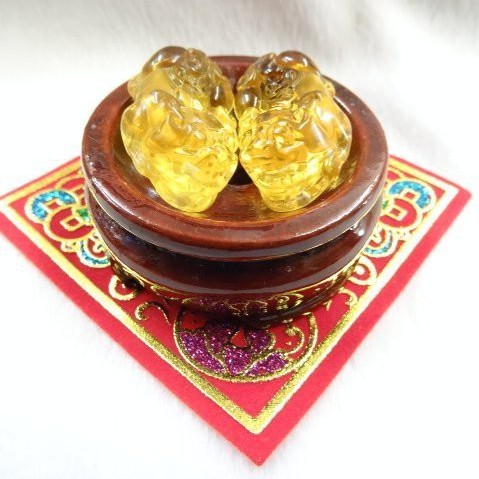 【紅磨坊】黃琉璃貔貅 貔貅 小貔貅 擺件 背錢 天然綠東菱 粉晶 開光 綠東菱 黑玉 黃水晶 黃琉璃 黃沙石