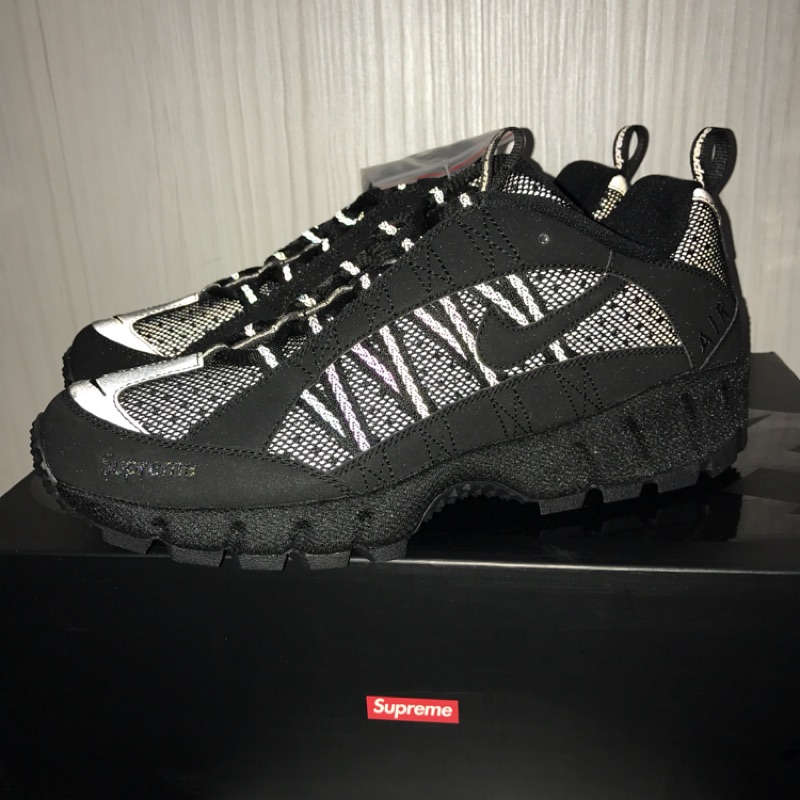nike air humara x supreme