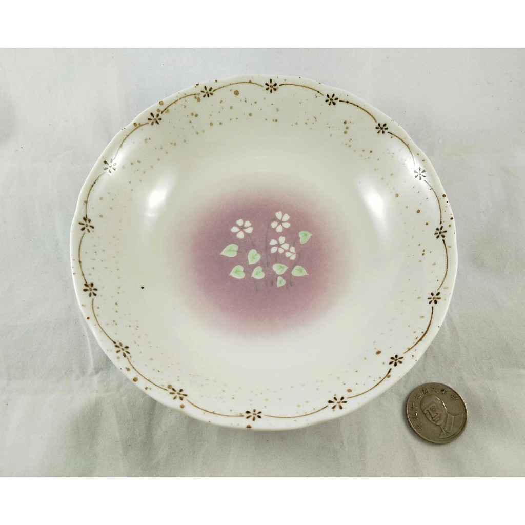 小花 紫 盤子 盤 圓盤 菜盤 餐盤 湯盤 餐具 廚具 日本製 陶瓷 瓷器 食器 可用於 微波爐 電鍋