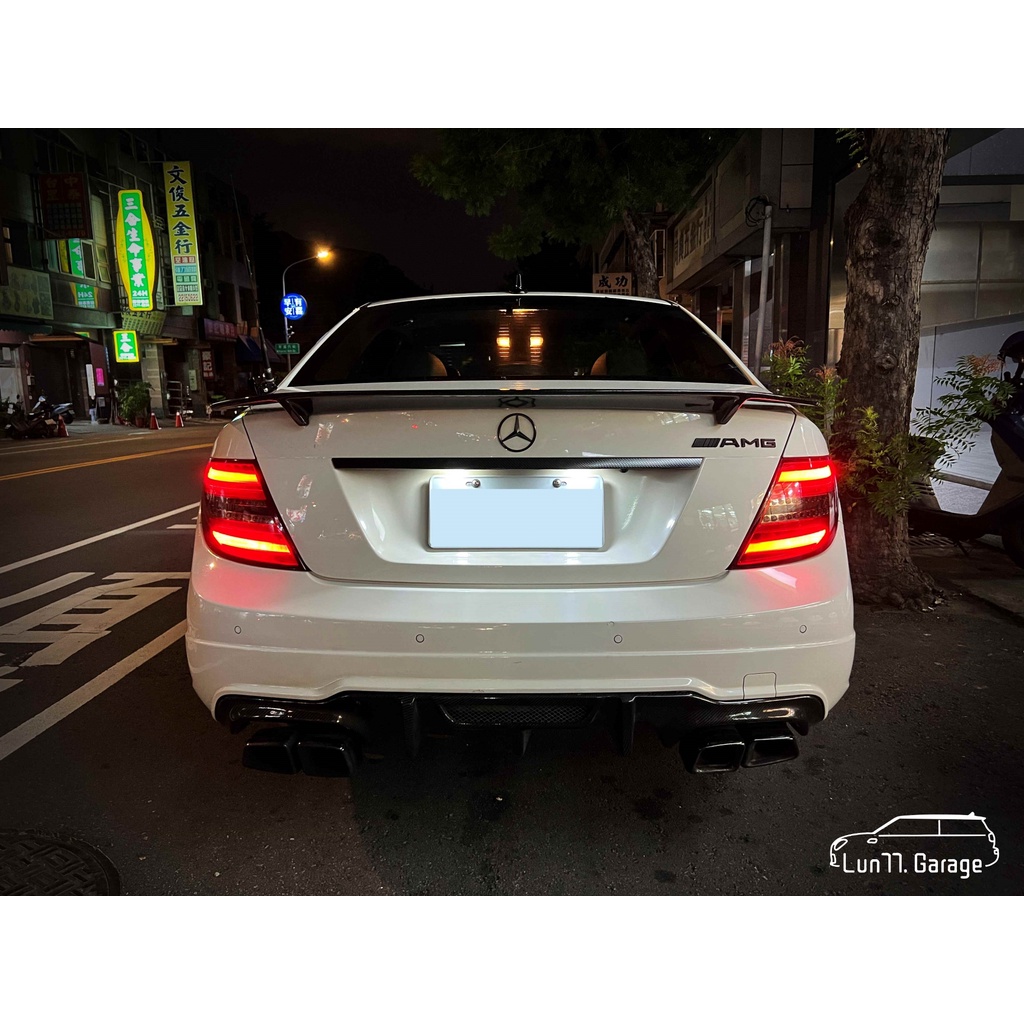 Lun77. 現貨 - BENZ C300 C250 RT款 碳纖維尾翼 正卡夢 套件 免打洞 黏貼安裝 W204 副廠