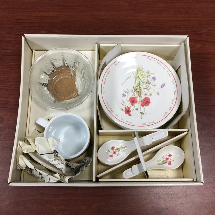 【全國二手傢俱】貴族餐具 陶瓷茶具組/中式茶具/陶瓷茶壺/茶杯/廚房用品/餐具/茶盤/二手茶具/茶水杯/陶瓷杯