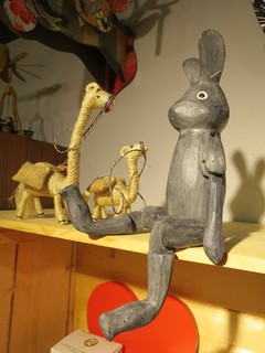 日本進口T-Lab手工雕刻關節可活動可愛小兔子(黑色-大)--適合辦公室/居家/送禮/生日