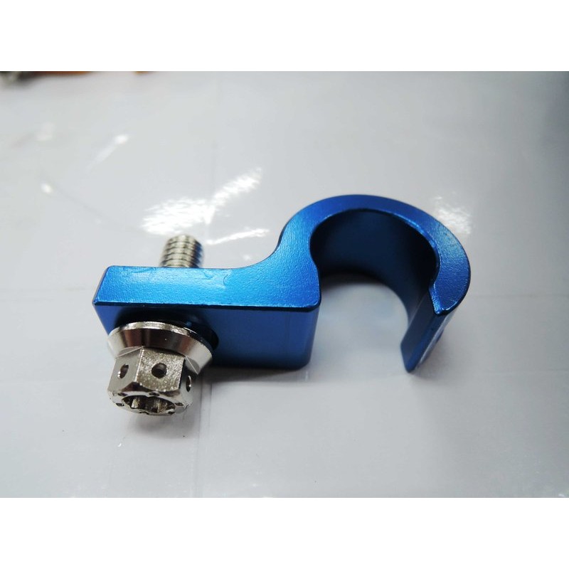 Q3機車精品 CNC 鋁合金 通用型 後煞車線鉤 附 6X20 白鐵螺絲 藍色