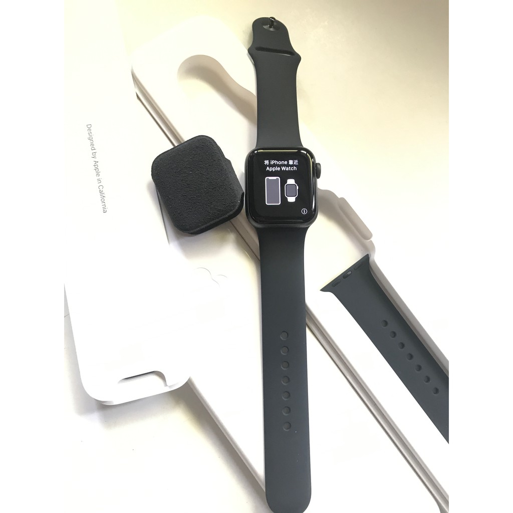 [9成9新] 美版GPS+行動網路40mm Apple Watch Series 4 黑鋁