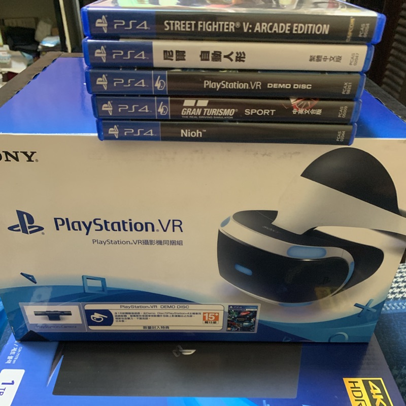 PS4 Pro 1TB(7117B)黑色+VR攝影機同捆組+5片遊戲（保固中）