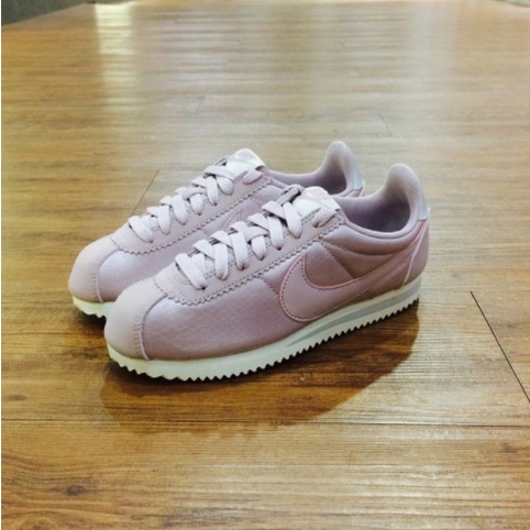 【潮鞋地帶】Nike Cortez Satin Nylon 粉色 粉紫 尼龍 女鞋 阿甘鞋 749864-605
