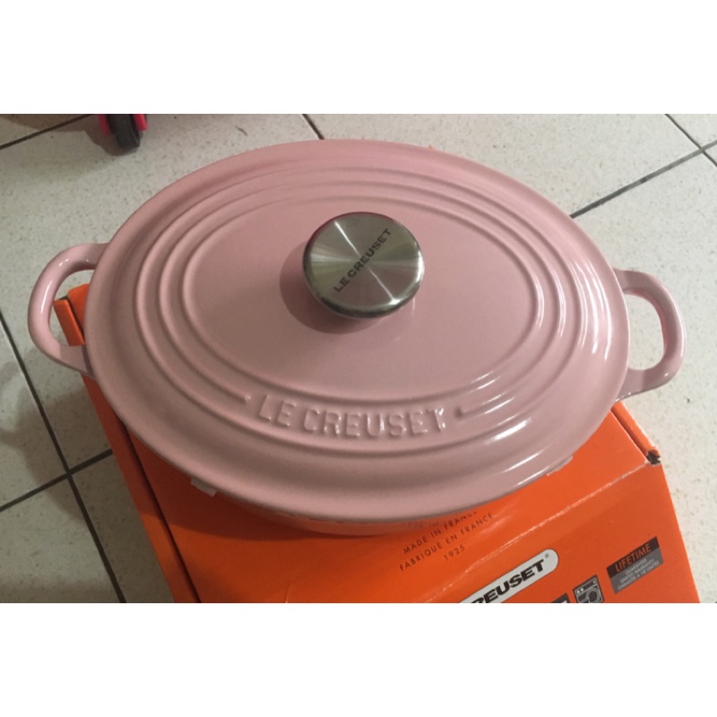 Le Creuset 粉紅色23公分橢圓鑄鐵鍋