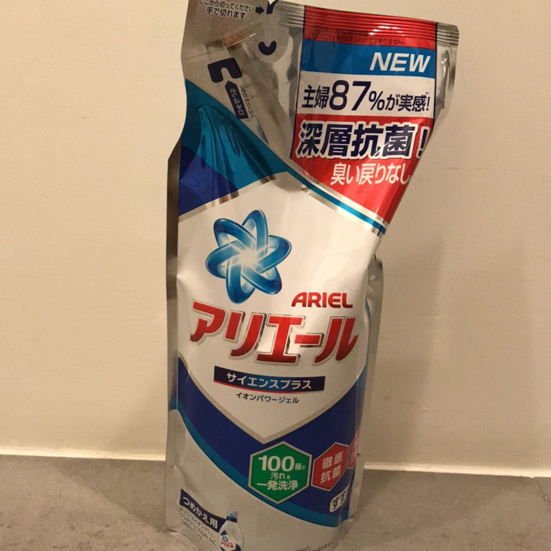 日本Ariel超濃縮洗衣精（藍色）1包$65，有3包