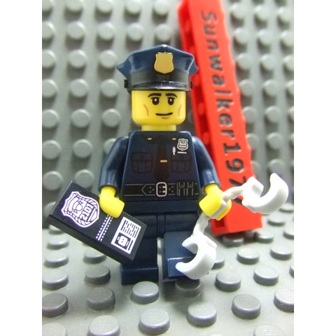 【積木2010】樂高 LEGO 71000 巡警 警察 警徽 / 全新已拆袋 / 第9代人偶包 (6)