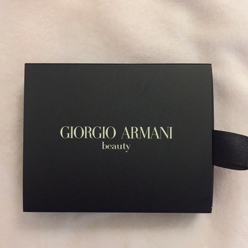 《GIORGIO ARMANI》奢華黑尊寵禮 高效防護妝前乳 設計師粉底霜 薄紗流光粉露