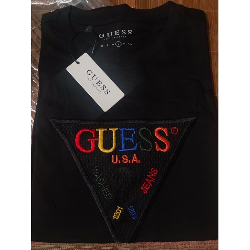 GUESS短T恤衣服