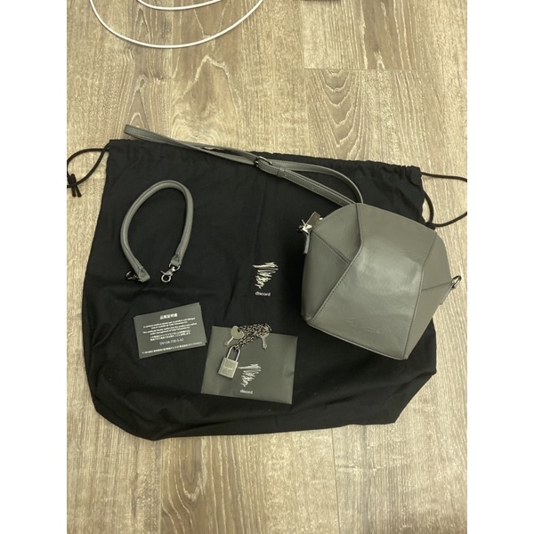 二手discord Yohji Yamamoto Polyhedron Mini 斜背包 灰色 蝦皮購物