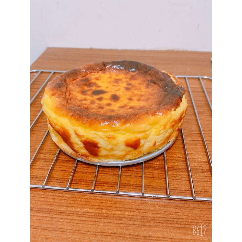 6寸巴斯克乳酪蛋糕 🍰 手工製作讓您吃進滿滿的溫暖😋