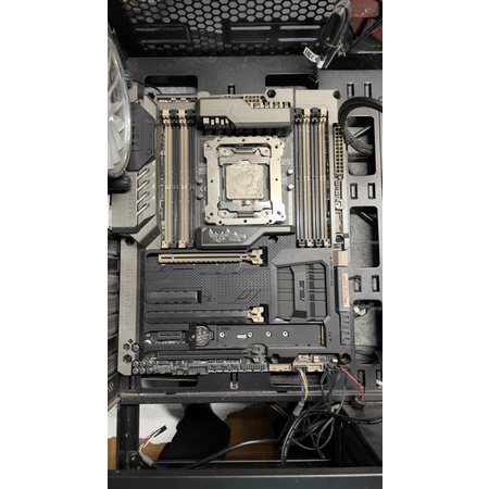 asus x99 sabertooth 主機板