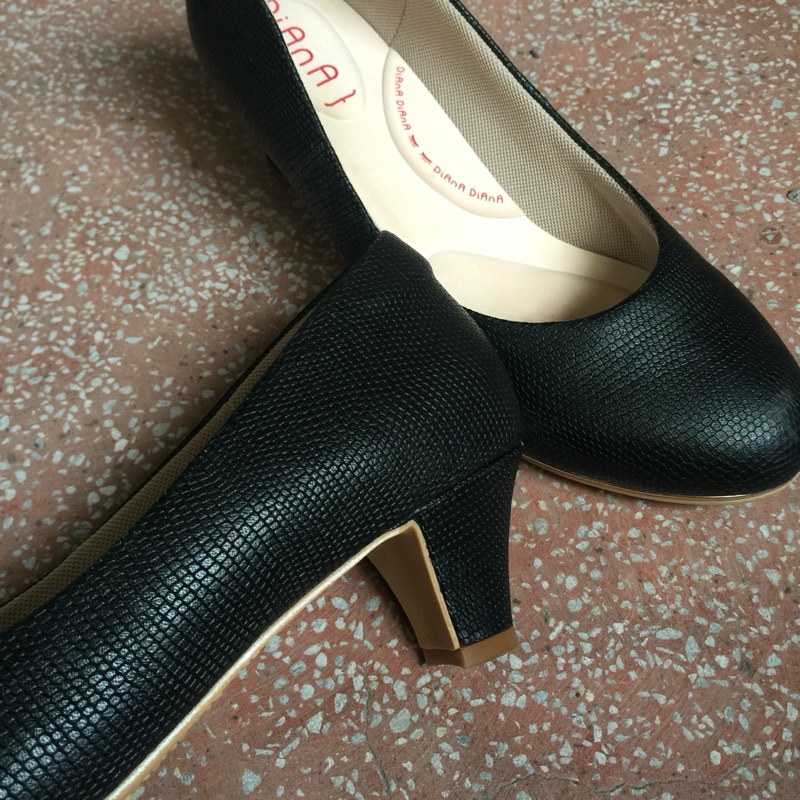 [超取免運] 專櫃Diana女鞋 真皮紋降噪舒適跟鞋