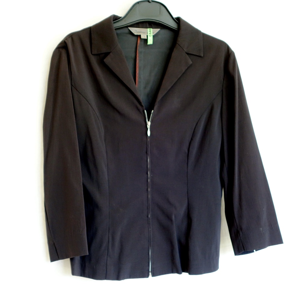 外套 小外套 薄外套 上衣 短版 萊卡 彈性 Donna Hsu 設計師 時尚 黑色 夾克