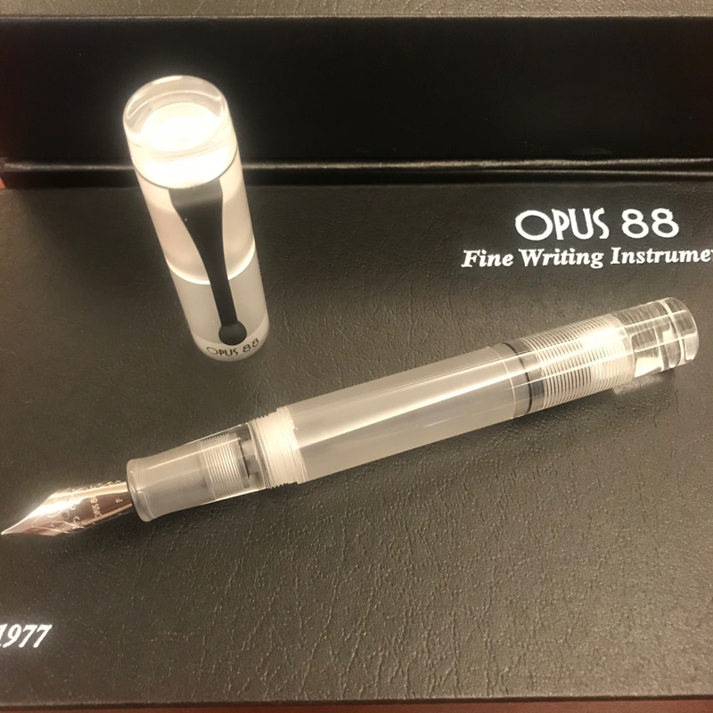筆來筆趣》台灣OPUS 88 Demo正統滴入式示範鋼筆