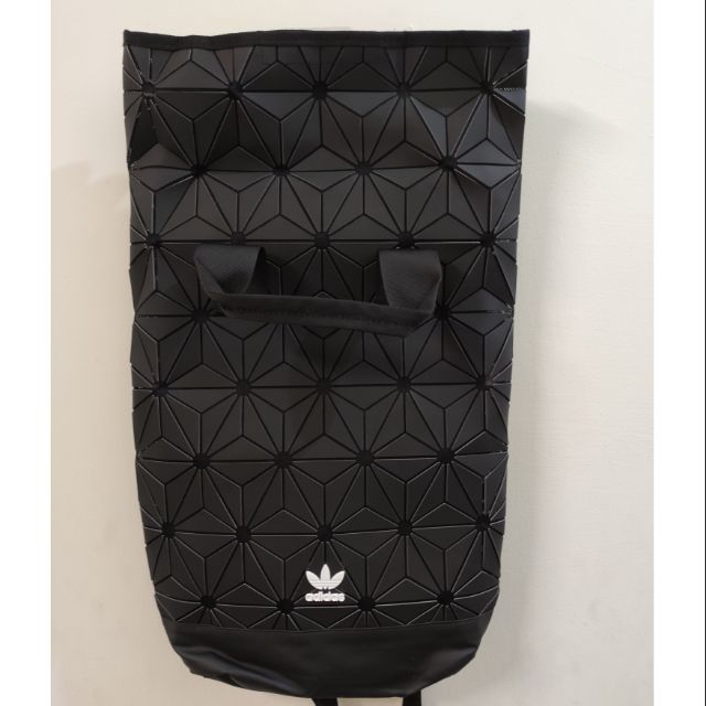 adidas（全新正品） 愛迪達 三宅一生 後背包 菱格紋 黑色 DH0100