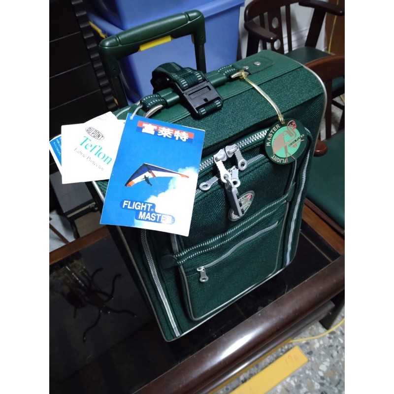 近9成5新吊牌都還在 商務用行李箱8060k款 1500含郵寄 新竹可面交另議 蝦皮購物