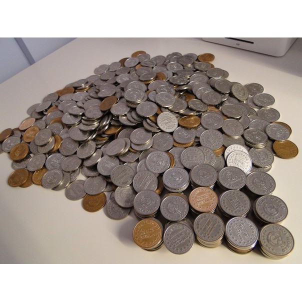 便宜賣湯姆熊大銀 金 代幣百貨公司通用百貨公司一枚5元的大顆代幣現貨供應1枚只要4 1元 蝦皮購物