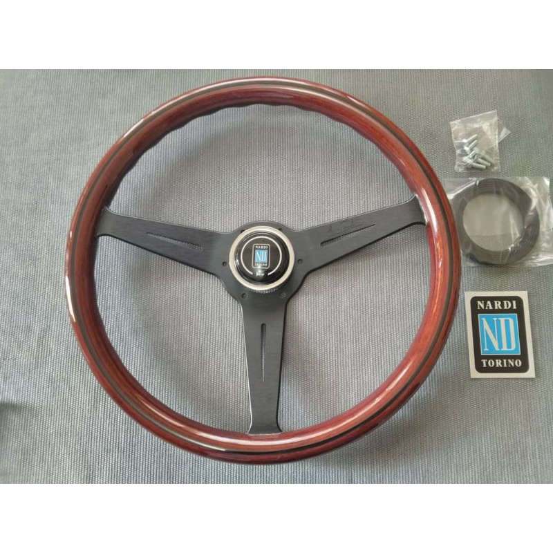 Nardi 正品360mm 核木方向盤，三幅骨架為霧黑處理全新義大利製造 原裝進口 原廠料號 5062.36.2000