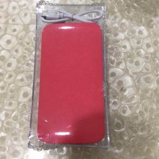 馬卡龍粉紅色素色行動電源 5000mAh