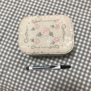 JILL STUART 米色 刺繡花朵 化妝盒 珠寶盒 收納盒