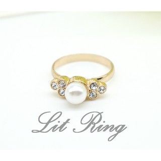 【Lit Ring】氣質珍珠水鑽尾戒。金色 浪漫 唯美 鑲嵌白色珍珠 閃亮水鑽 花朵 尾戒 小戒指 戒指 飾品 首飾
