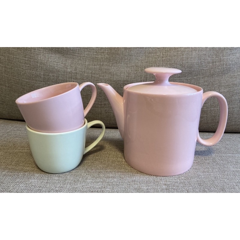 二手 簡約陶瓷泡茶壺 茶杯 (一組含一個泡茶壺900ml, 二個杯子)